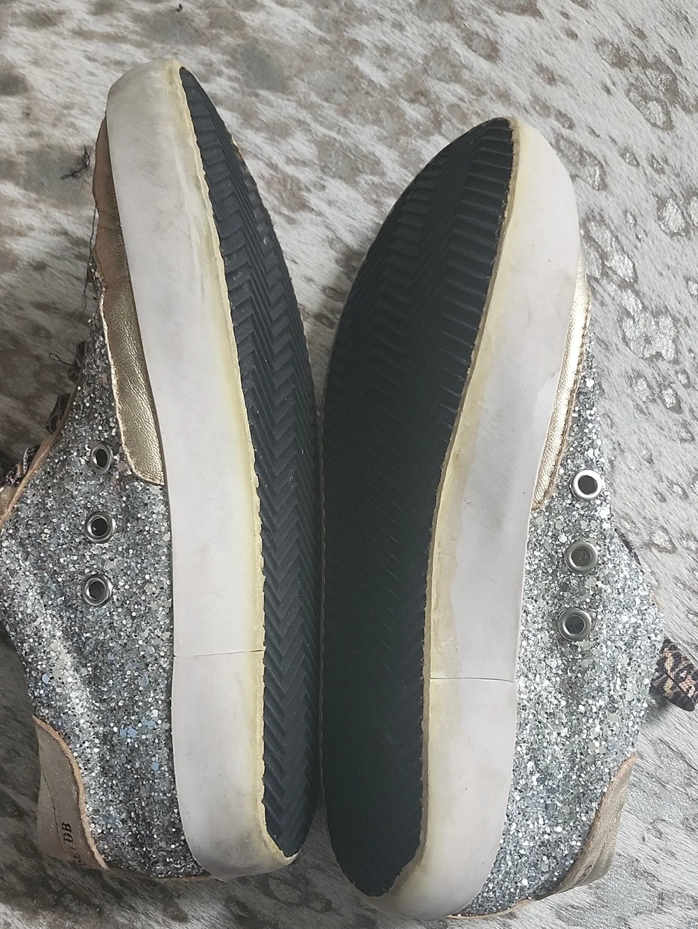 Golden Goose Super-Star Low Top Sneakers in Silver Glitter Sz41